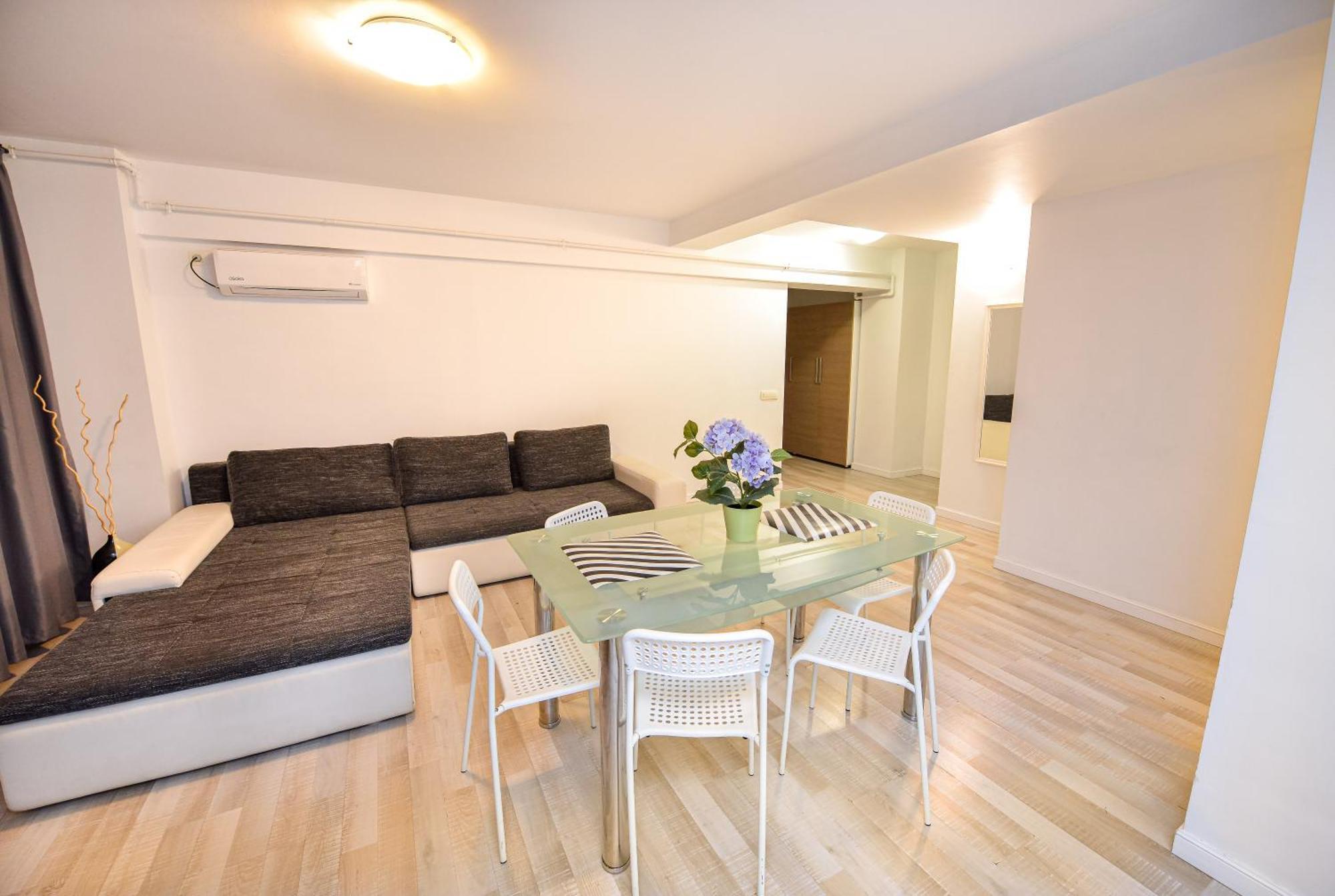 Shabbat Apartments Bucureşti Ngoại thất bức ảnh